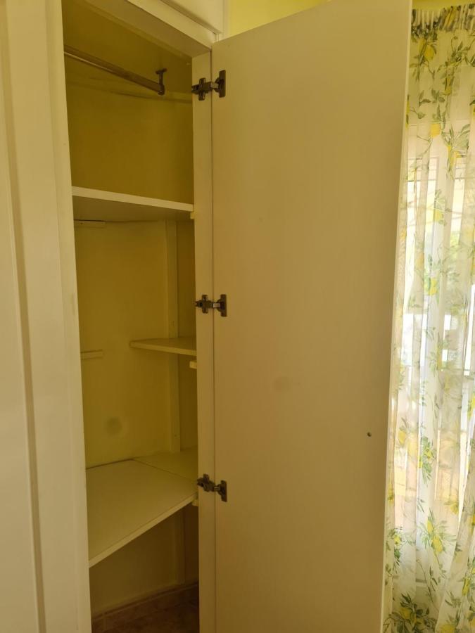 Chateau Angelique Guest House บาเลนเซีย ภายนอก รูปภาพ